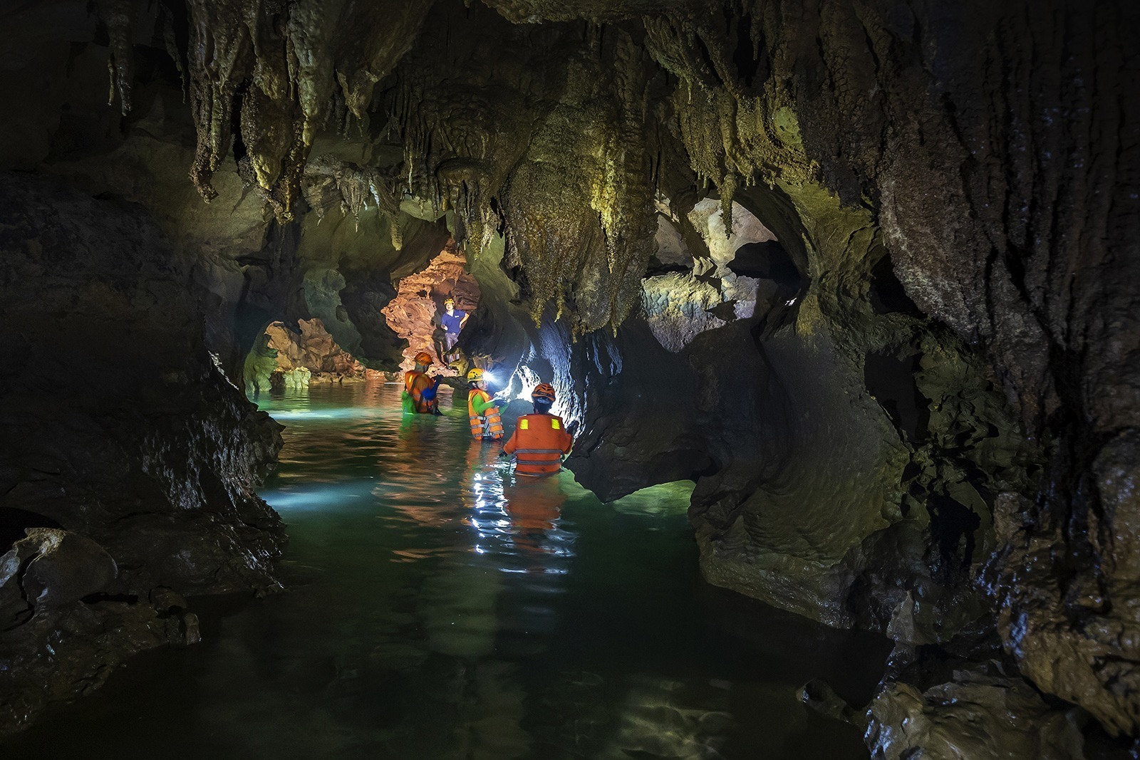 Trải nghiệm hang Chà Lòi