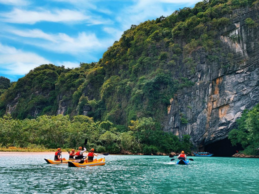 Vào Động Phong Nha