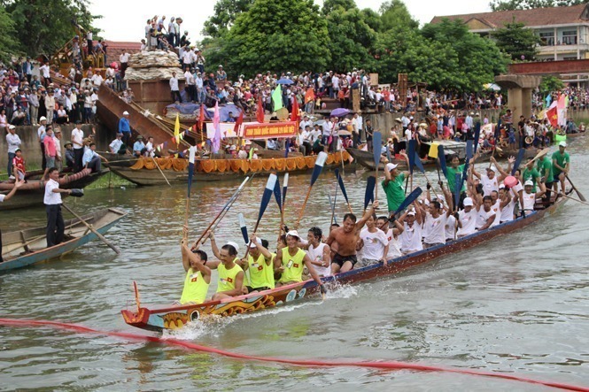 lễ hội đua thuyền lệ thủy