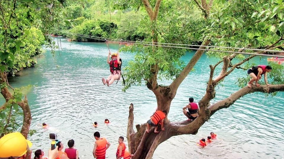 sông chày hang tối