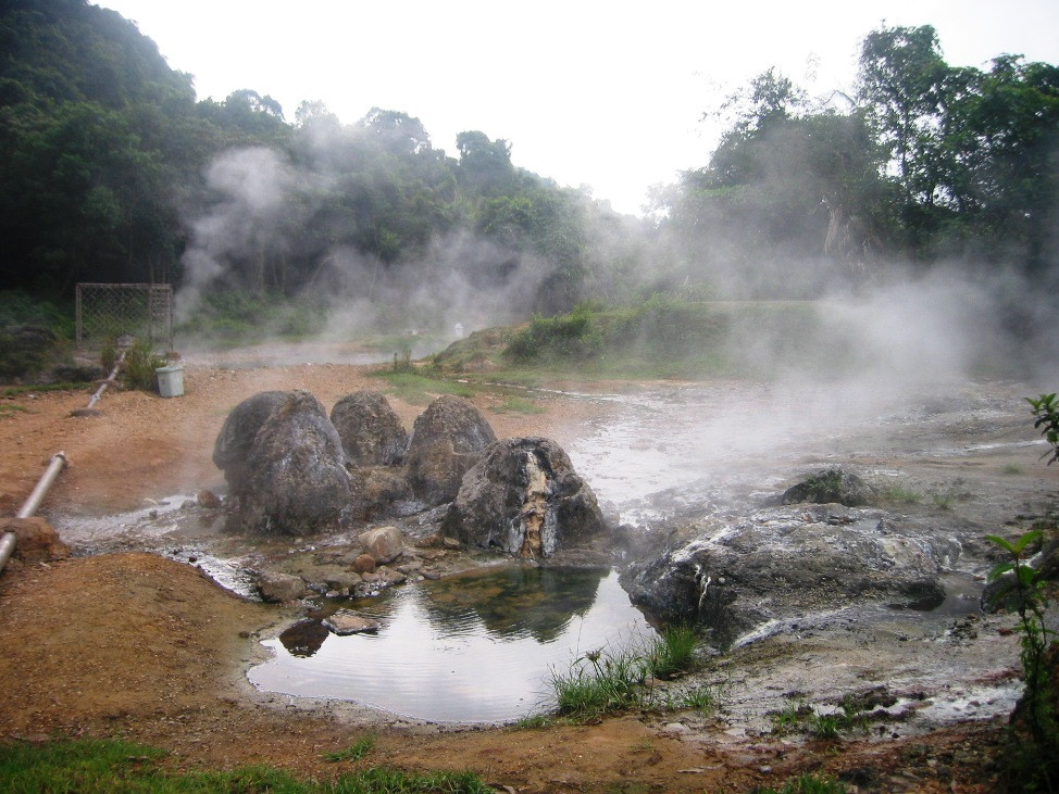 Suối nước nóng Bang