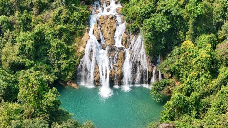 Thác Tà Puồng