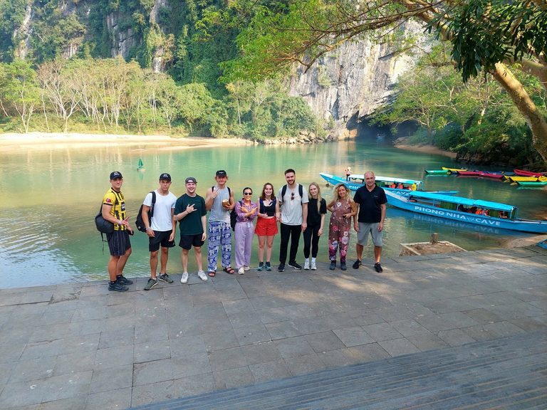 Dịch vụ hướng dẫn viên Phong Nha chuyên nghiệp